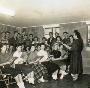 081201 Glee Club, 300 pixels